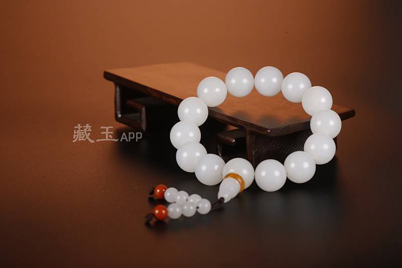 他用十几万的籽料车珠子，到底是亏还是赚了?