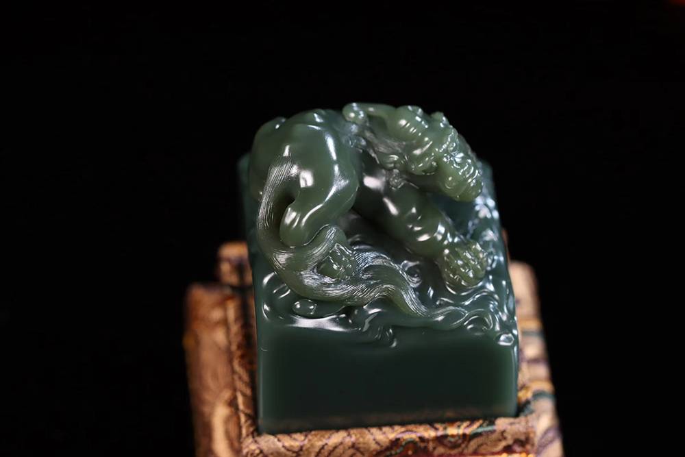 中国玉石彫刻 大型 第一届中国玉石雕刻大师-新闻中心-问鼎玉艺魏玉忠玉雕大师工作室