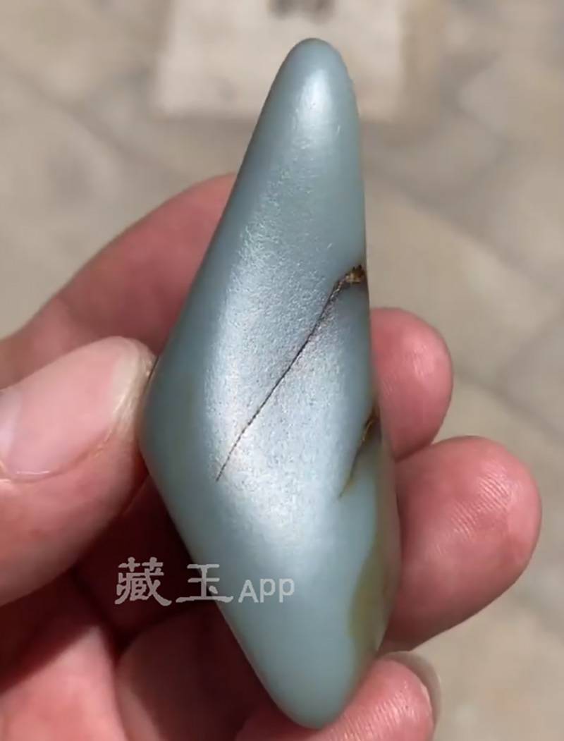 比黄玉还稀有？蓝色的和田玉籽料！和田玉鉴定保养知识大全-藏玉网- 藏