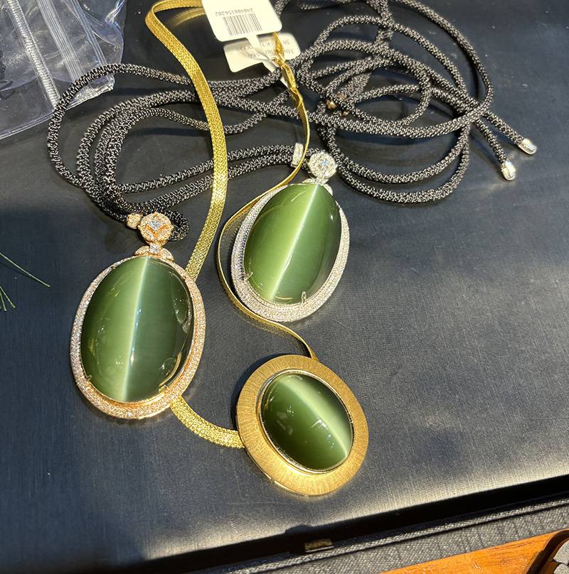 天然和田玉碧玉猫眼ペンダント 緑色 天然和田玉碧玉猫眼ペンダント 緑色 和田玉绿色吊坠品牌及商品- 京东