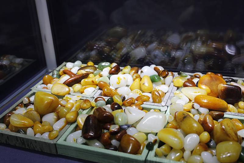黄金涨疯了，比黄金贵十倍的金包银，你知道是什么吗？