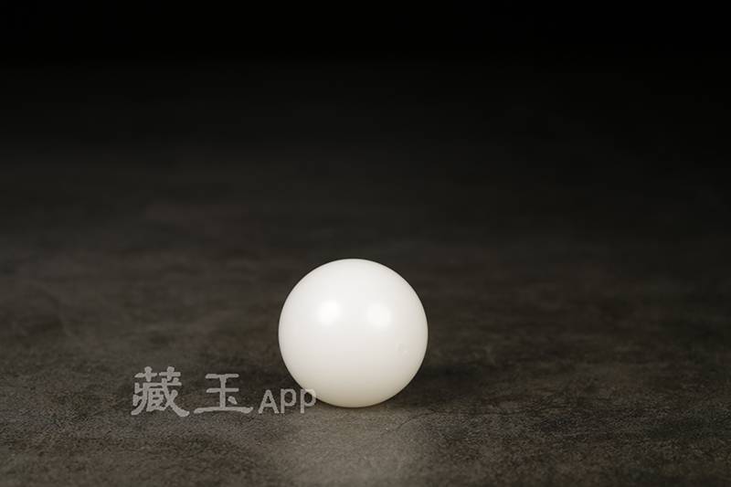 15万的料，1.5公斤的光白籽，只为一条1.6的手串，值吗？
