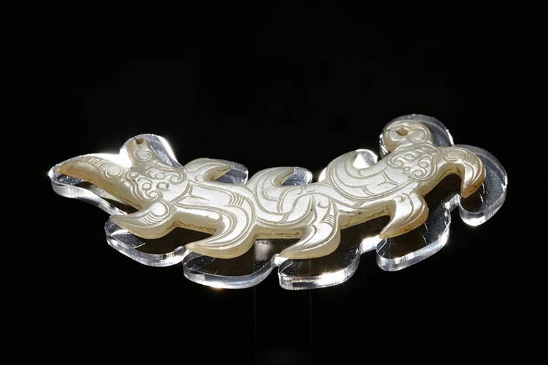 藏玉大盘点| 你永远可以相信老祖宗的审美，高古玉龙纹口和田玉鉴定保养