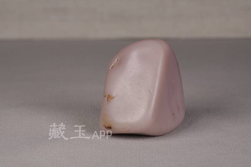 这种桃花玉籽料低于30万不卖！有一种颜色一块难寻！