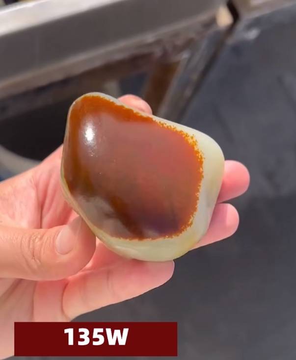 一个135万的红枣，果真是最贵不过枣红皮籽料！