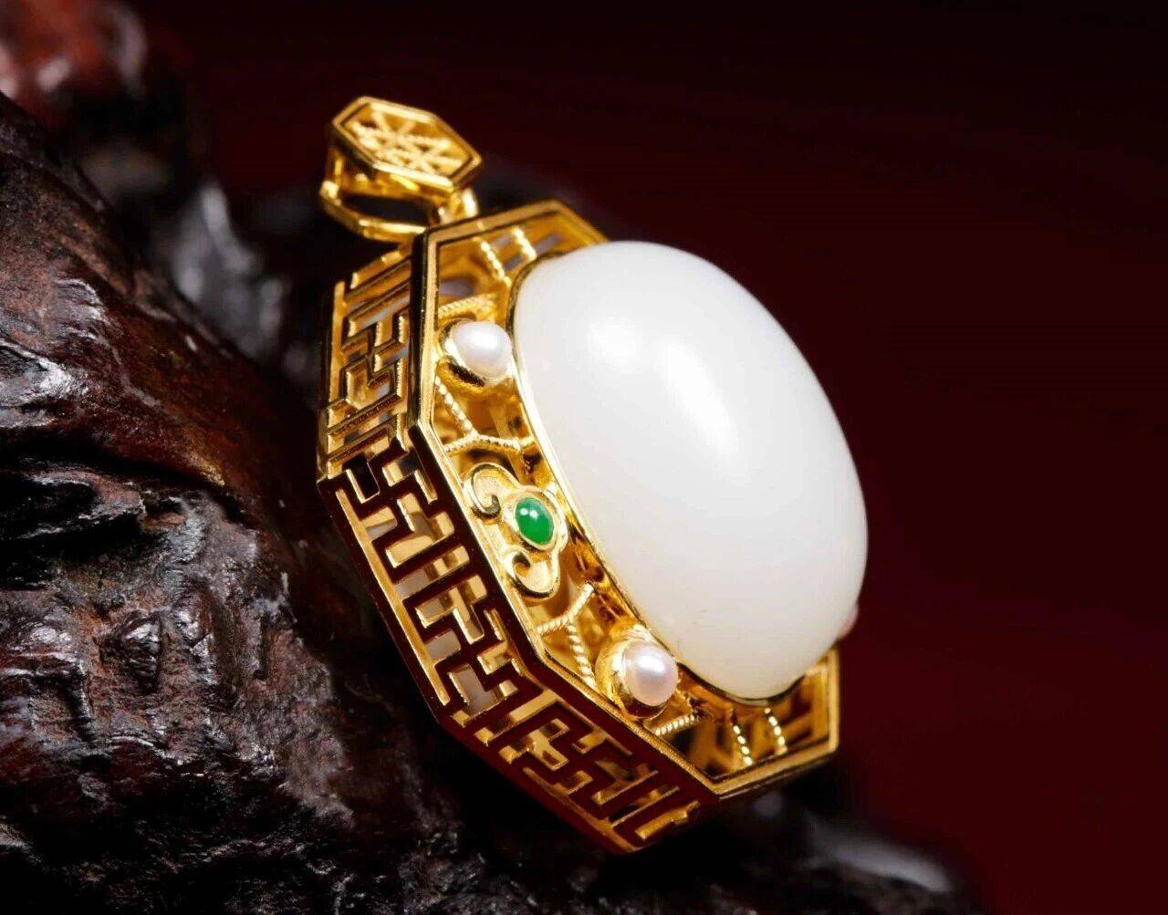 让和田玉珠宝，成为你日常生活里的光