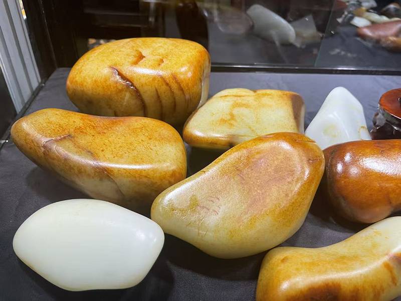 逛了一圈展会才知道，顶级藏家原来都在买这种籽料！