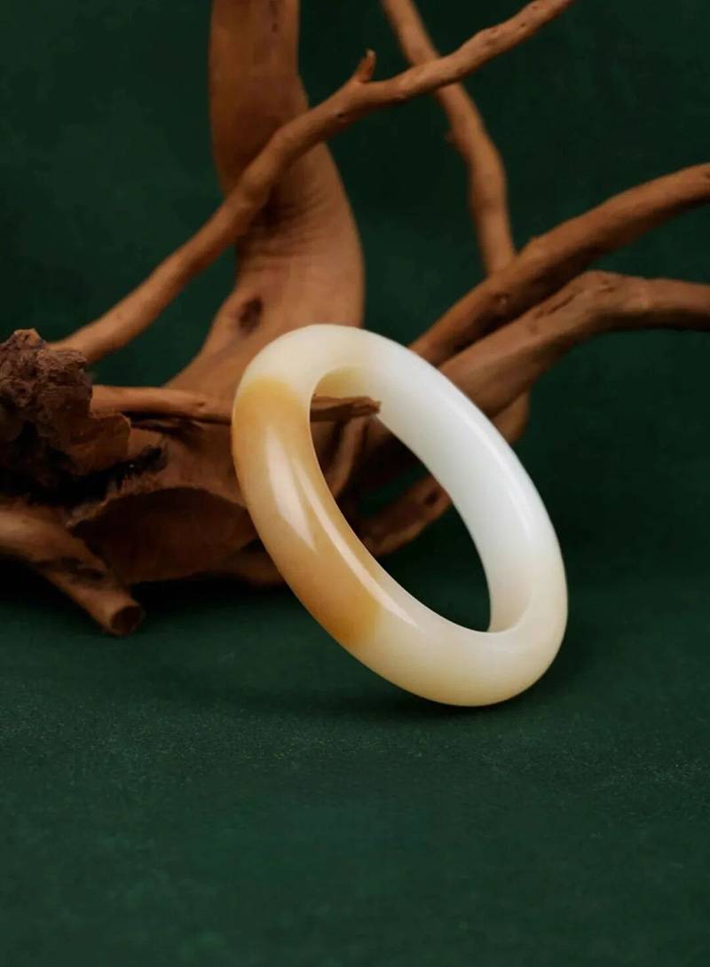 当羊脂白玉遇上糖白，这才是真正的顶流？和田玉鉴定保养知识大全-藏玉