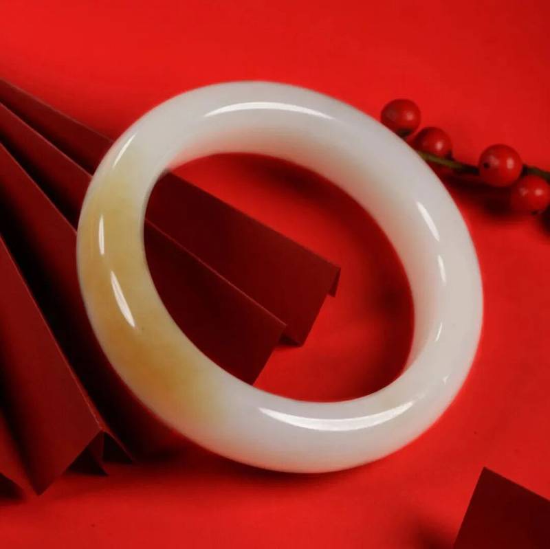 当羊脂白玉遇上糖白，这才是真正的顶流？和田玉鉴定保养知识大全-藏玉