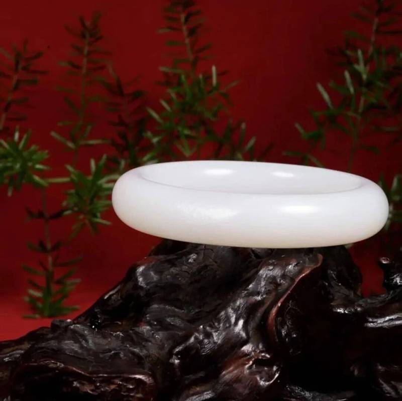 当羊脂白玉遇上糖白，这才是真正的顶流？和田玉鉴定保养知识大全-藏玉