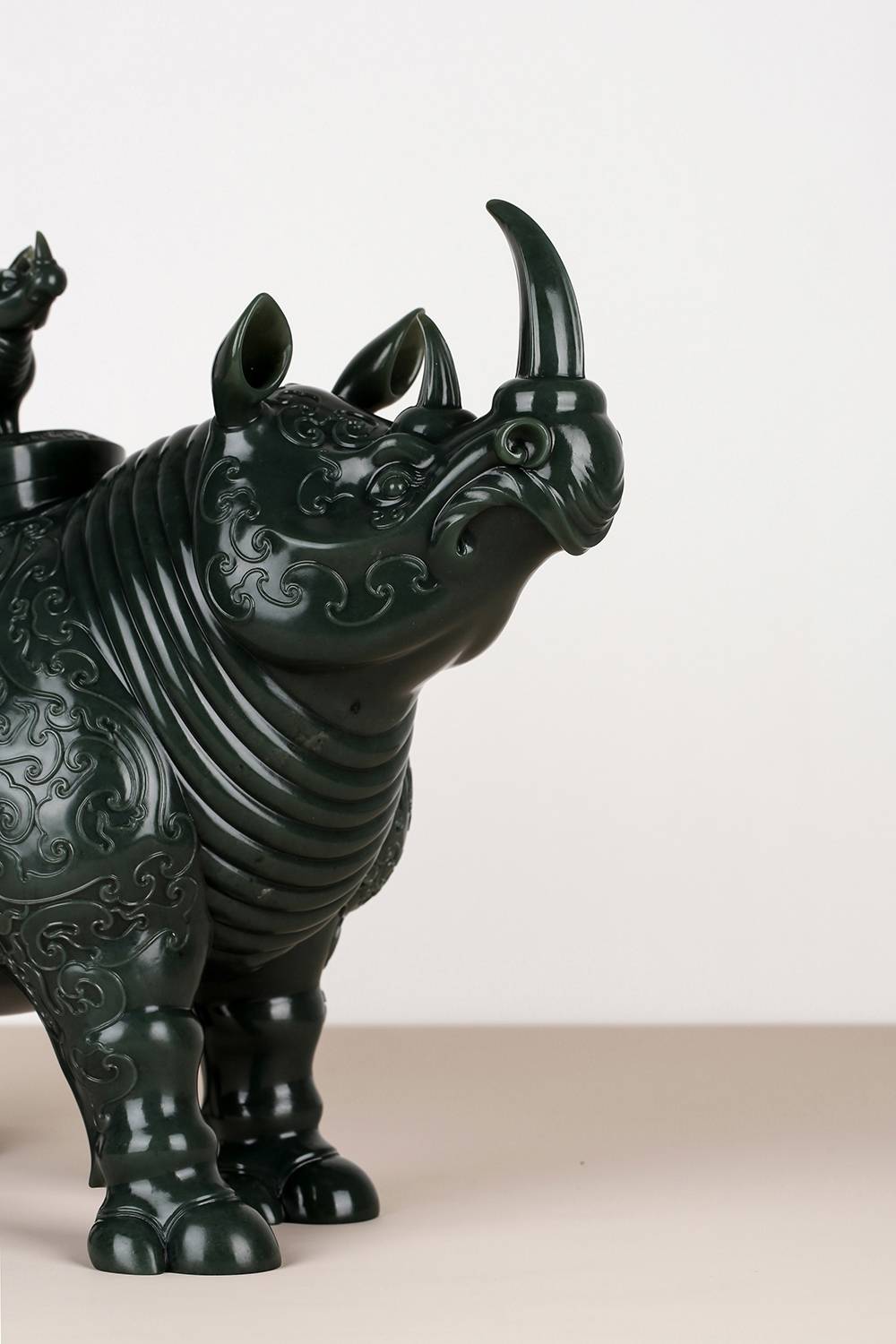 中国美術 清朝清代 青花刀馬人物図紋瓶 美品 陶磁器 装飾品 工芸品 美術品 刀 美術品 工芸品 中国 中国美術 清朝清代 青花刀馬人物図