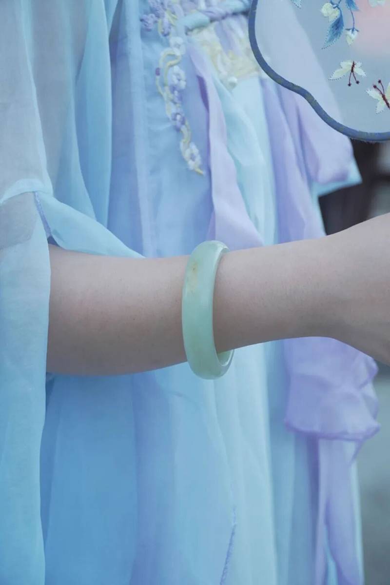 中国人为什么喜欢佩戴和田玉珠宝？