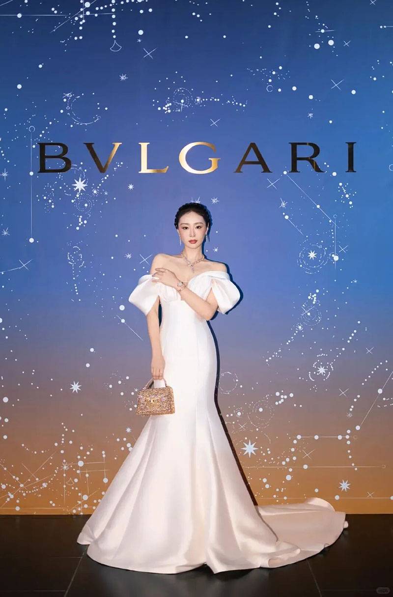 玉蕴星辰 · 悦己不悦人 高叶 ｜ 忠于自己 无愧于心！