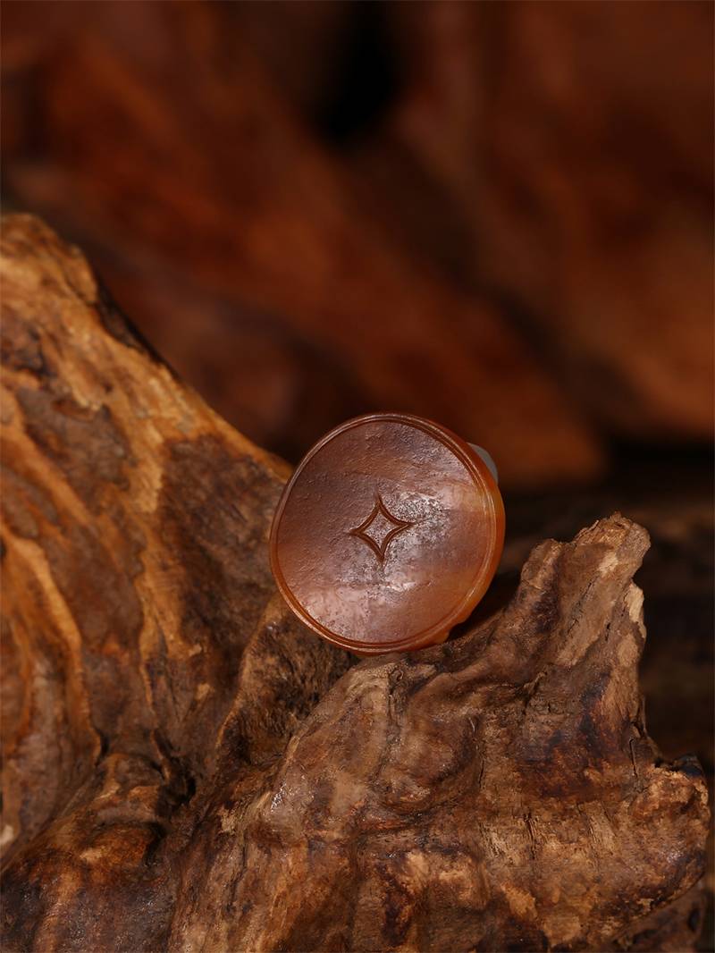 和田玉收藏潜规则丨一镯二牌三把四挂和田玉鉴定保养知识大全-藏玉网