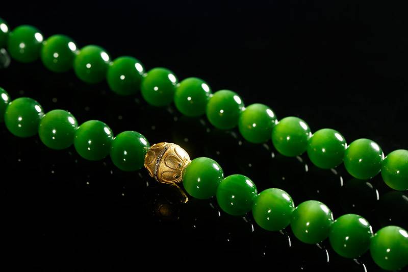 一碧值万钱，200万的碧玉手镯，已经失控的碧玉！