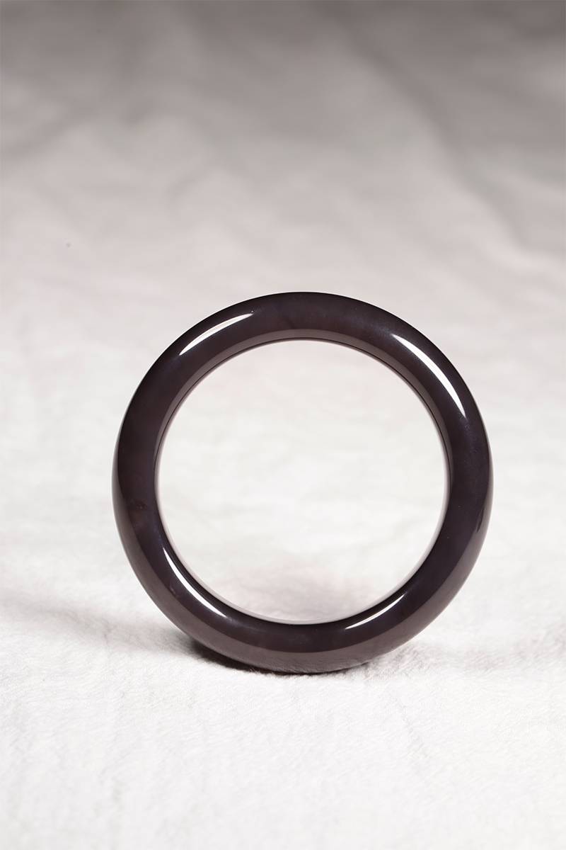 烟紫：和田玉中的“冷美人”