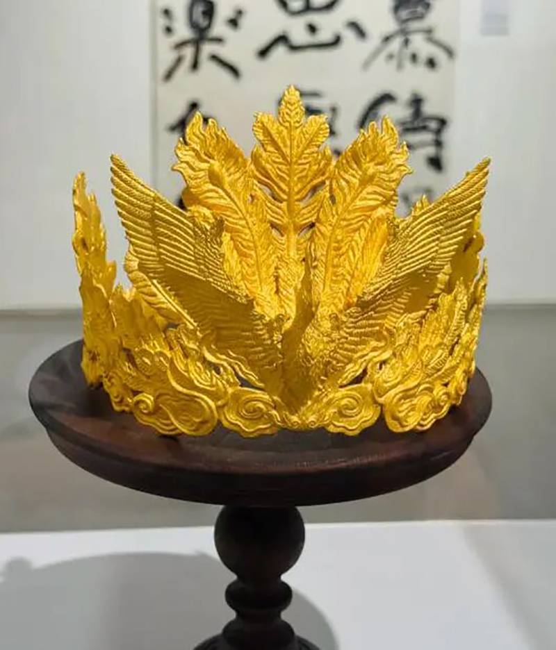 摔坏的黄金凤冠，不该是流量噱头！