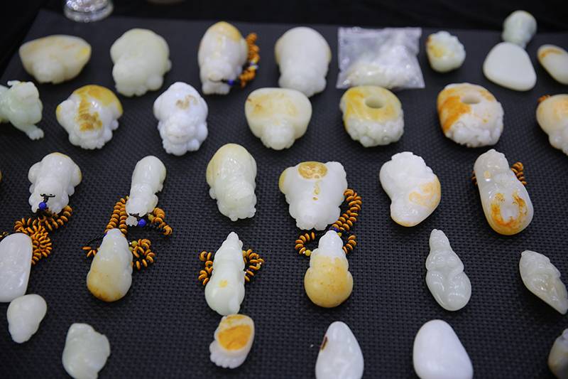 十几万元的玉镯在直播间暴跌到200块钱，果然出事了！