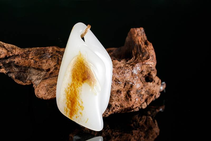 春晚为何一边大力推广AI和机器人，一边又在倡导非遗复兴？