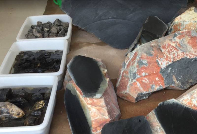 它当过塔青，也做过墨玉，和田玉里最“黑”的料竟然是它