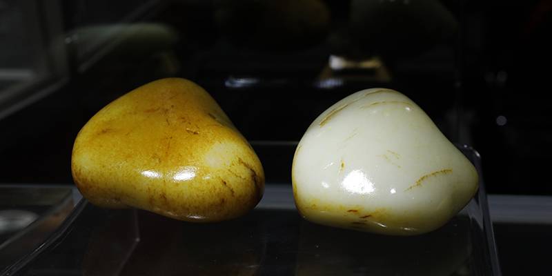 一个就要200万，这种最顶级的玉石以后很难见到了！