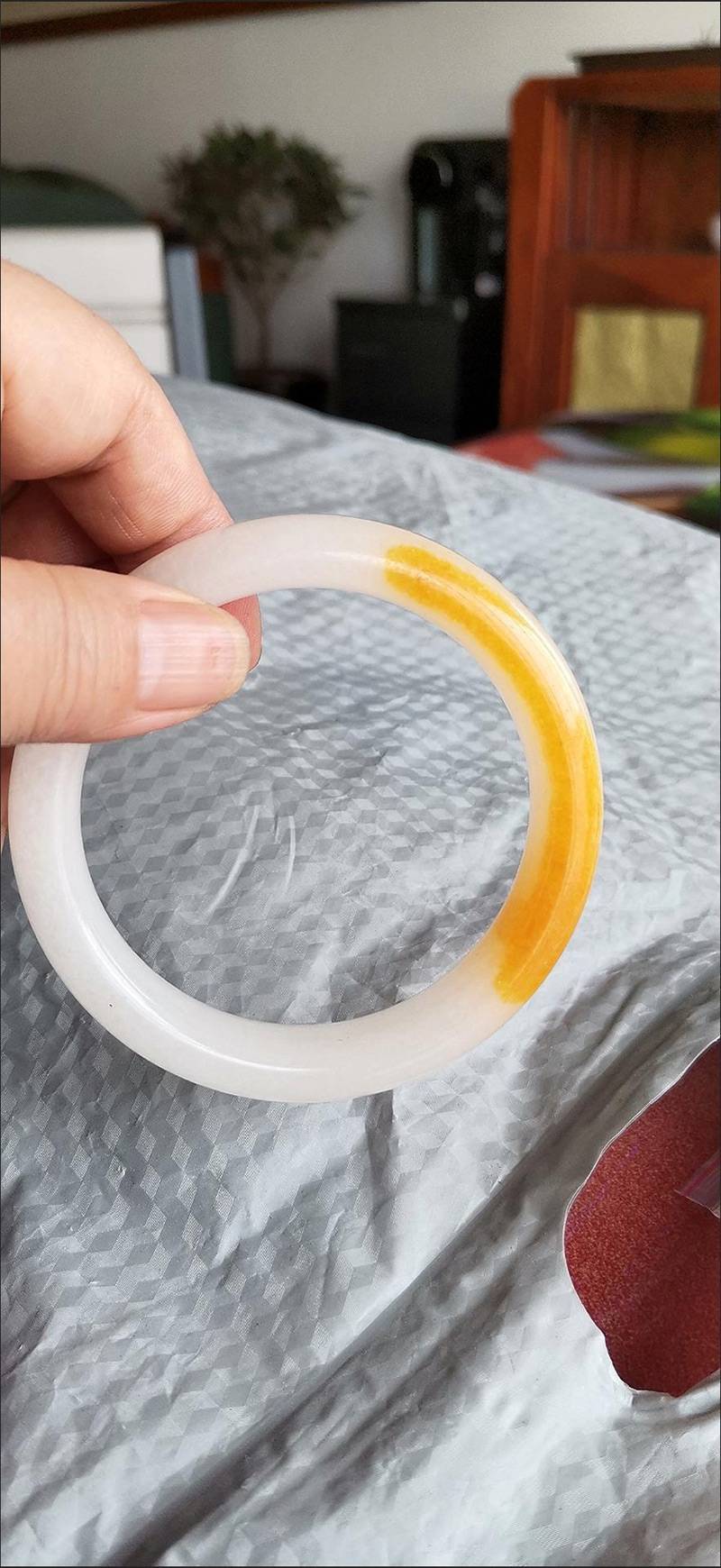 警惕！你戴的玉镯可能是毒玉镯，这个避坑指南所有人必看