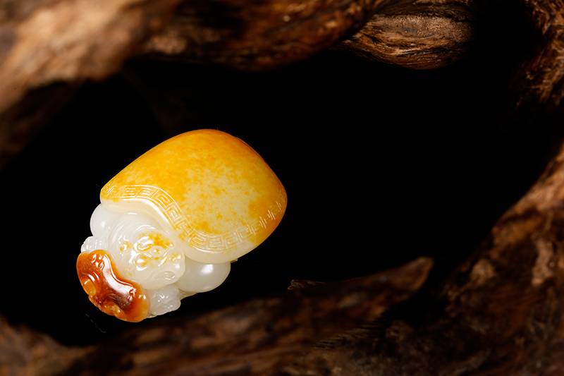 衡量玉雕的唯一标准，不是料贵工繁，而是尊重玉、读懂玉