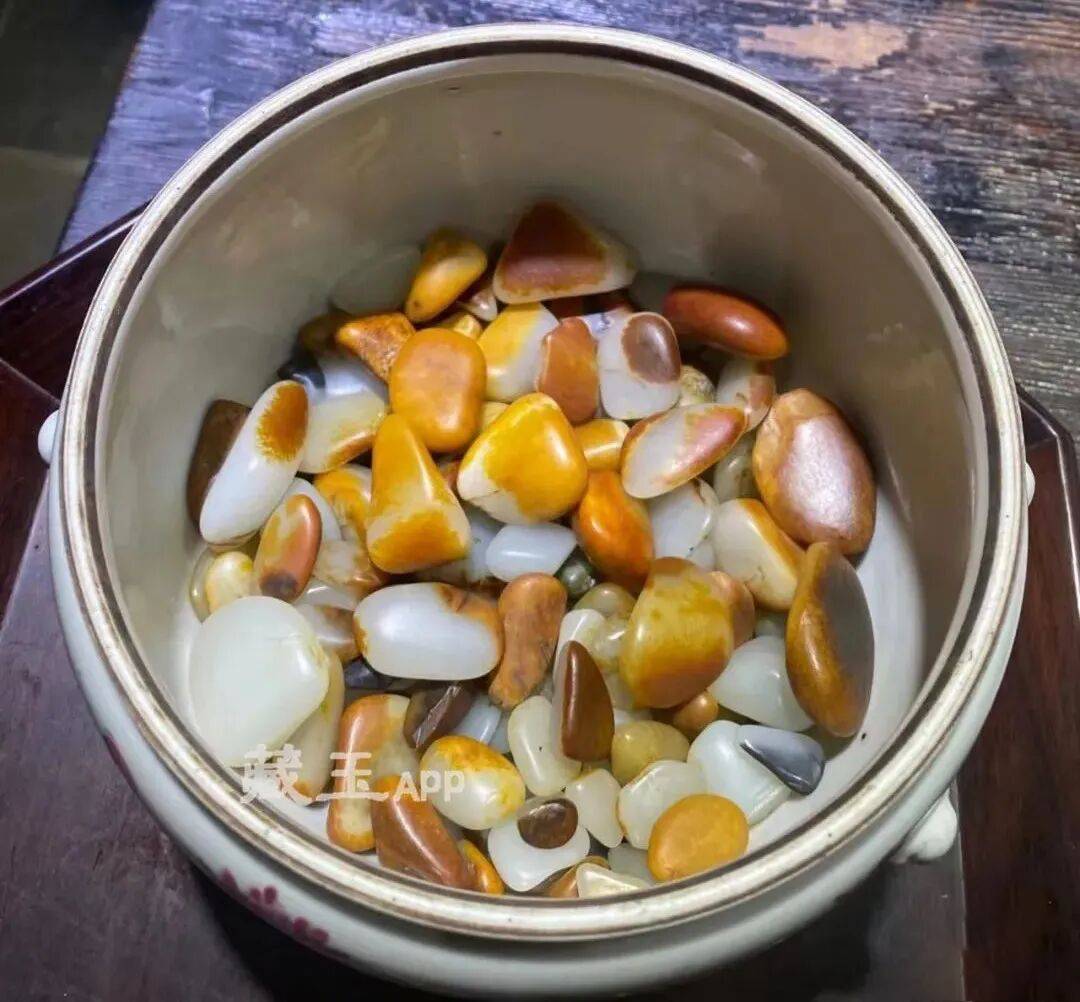 十几年前花1000多万买的籽料一亮出来，如今却发现市场变天