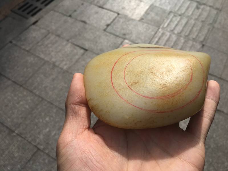 那些极为罕见的和田玉手镯，有一个就算孤品！