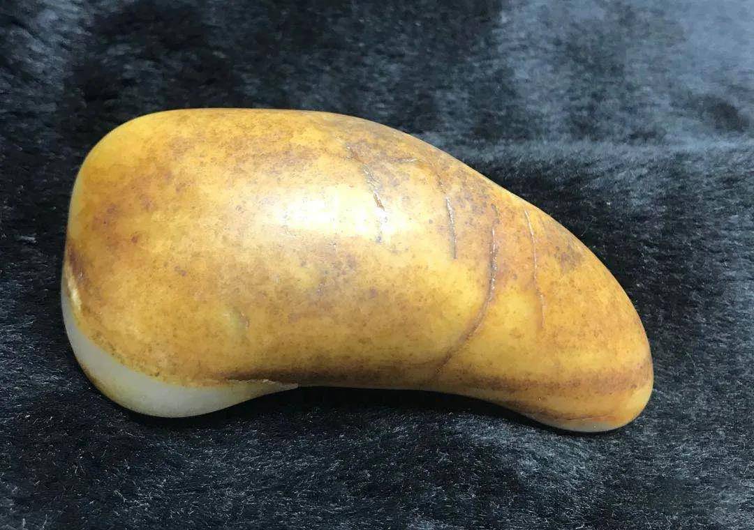 这块重皮色赌料切开后，大家终于承认猜错了结局！