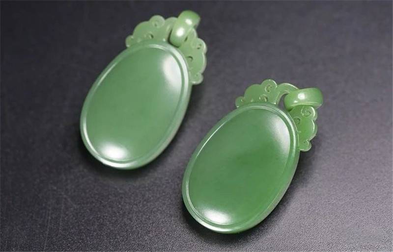 和田玉の 平安牌 平安と吉祥を守り、万事が順調 寸法：30×50mm 和田玉の 平安牌 平安と吉祥を守り、万事が順調 寸法：30×