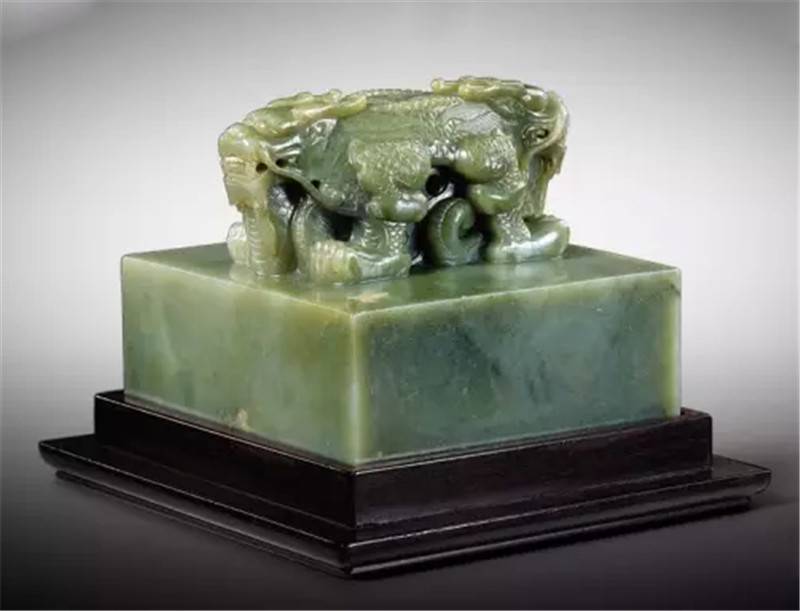 创下9000多万元天价，帝王之玉的青玉原来大有来头！和田玉鉴定保养知识