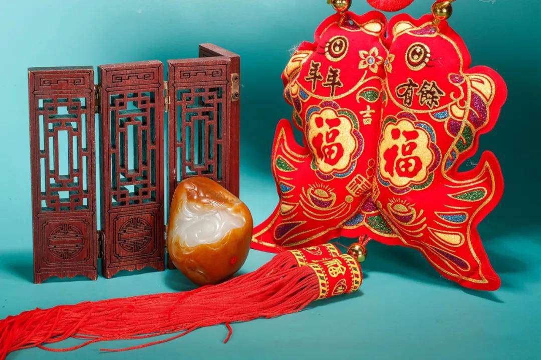 除夕赏玉辞旧岁，新的一年万事吉！