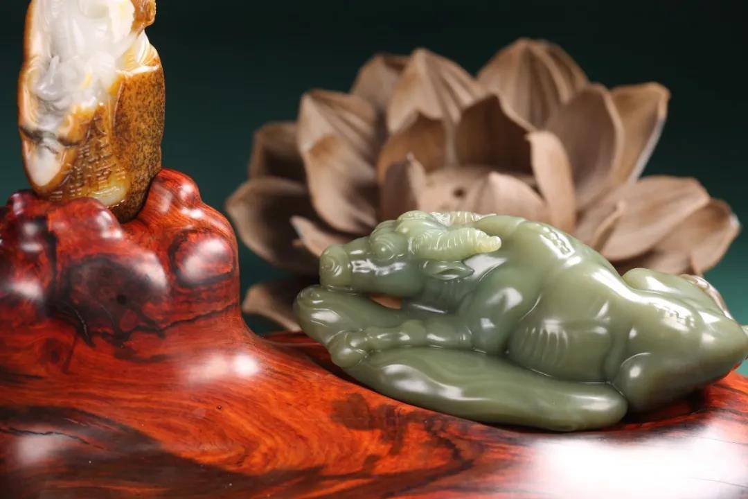 大年初二，牛年赏玉牛，牛气冲天！