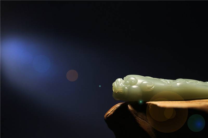 2吨多的碧玉一亮出来，全场震惊！实在太少见了！