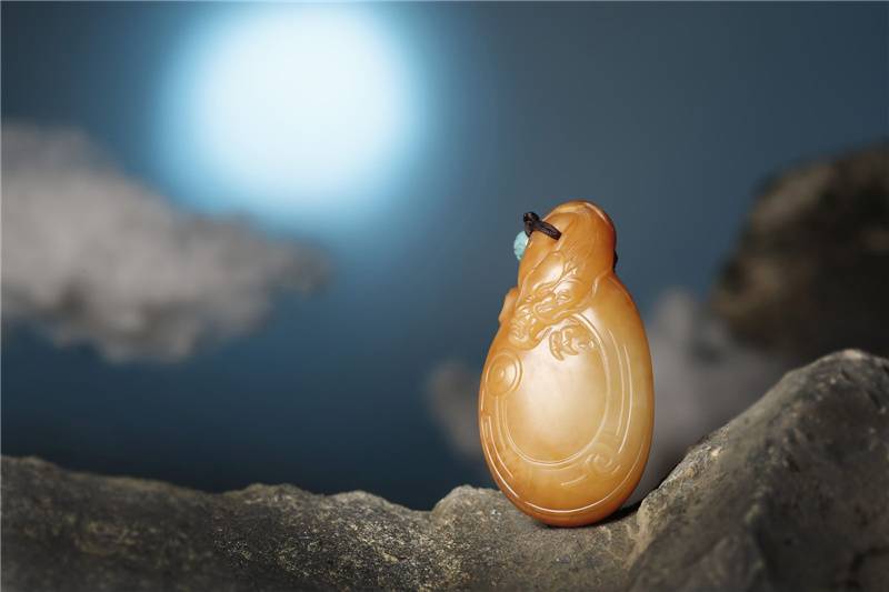 如果世间太无趣，不如去玩玉……