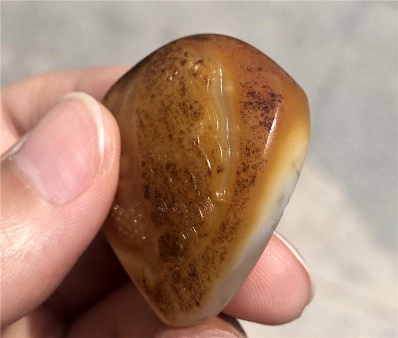 辨别籽料,从认识钉子纹开始……和田玉鉴定保养知识大全-藏玉网