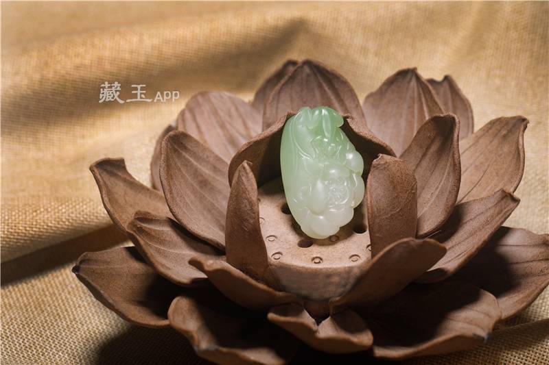 玉雕莲蓬就是“连生贵子”？其实它还有更美好的寓意！和田玉鉴定保养知识
