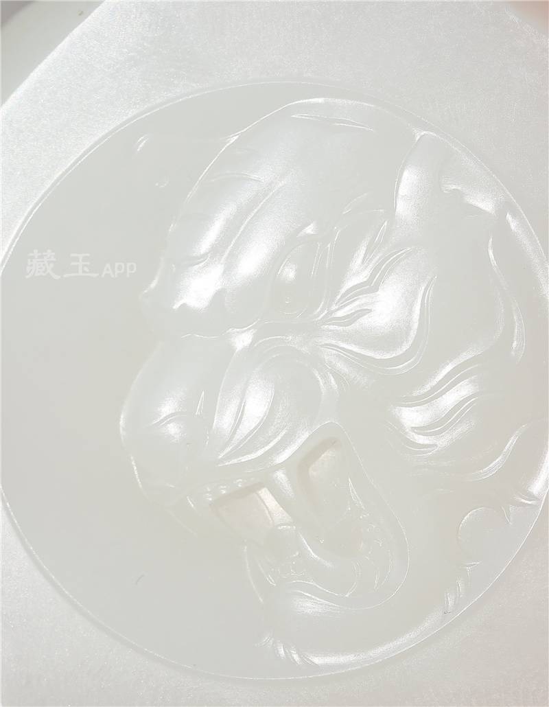 【鑑別書付き本物】和田白玉虎の彫刻虎像 干支寅年 佩玉根付牌子 和田玉ペンダント 鑑別書 和田白玉 虎 虎の彫刻 虎像 干支 寅年 佩玉 根付 牌子