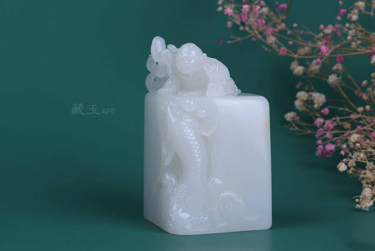 年年有“鱼”！这样的和田玉雕吉祥物，你喜欢吗？和田玉鉴定保养知识大全