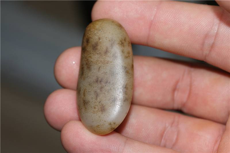 和田玉"水草沁"全面科普,籽料的"身份证"到底怎么看和田玉鉴定保养