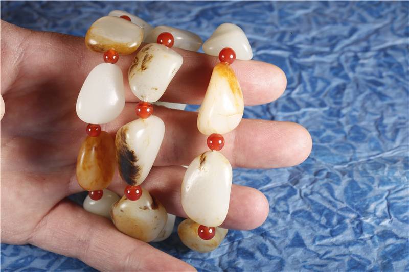 花了几十万也难以凑齐的一条籽料手串