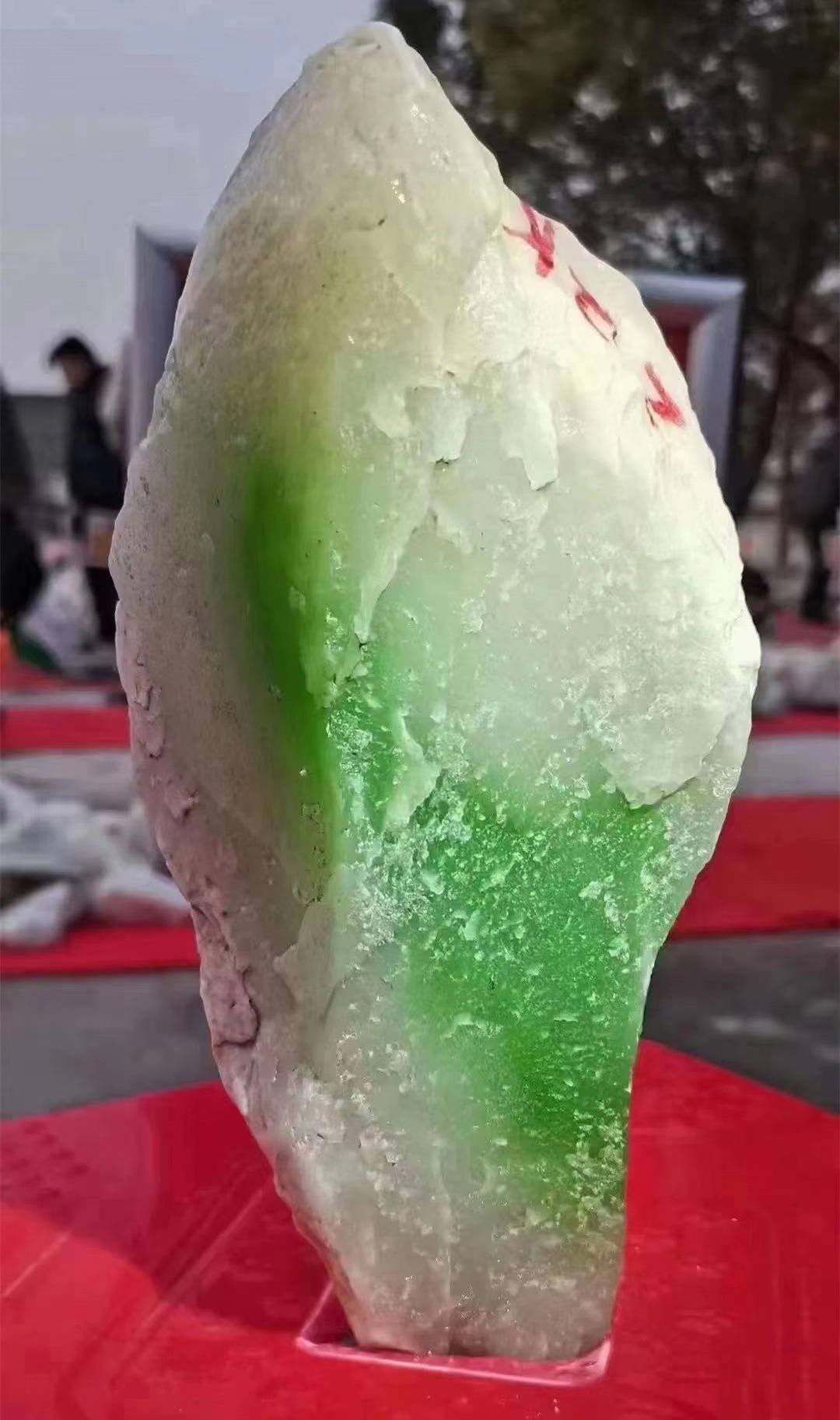 一个翠青镯子几十万，翠青料又涨价了？和田玉鉴定保养知识大全-藏玉网
