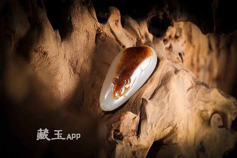李连杰花天价买下这些和田玉的背后，原来大有深意！