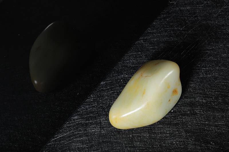 盘点了陈道明价值百万的籽料后，发现三个特征……