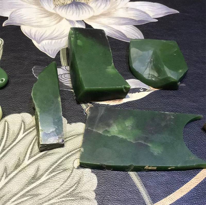 几块碧玉边角料最低12万！这些碧玉现在收藏还不晚！